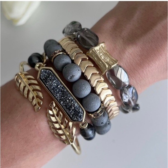 RETAIL $50  Kinsley Armelle Adelaide Collection Stormy Quartz Bracelet*Gold - Picture 2 of 2